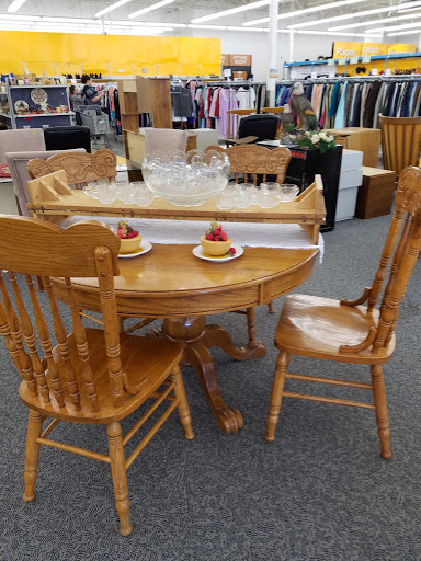 Thrift Store «This-N-That Thrift Store Vancouver Plaza», reviews and photos, 7601 NE Vancouver Plaza Dr, Vancouver, WA 98662, USA