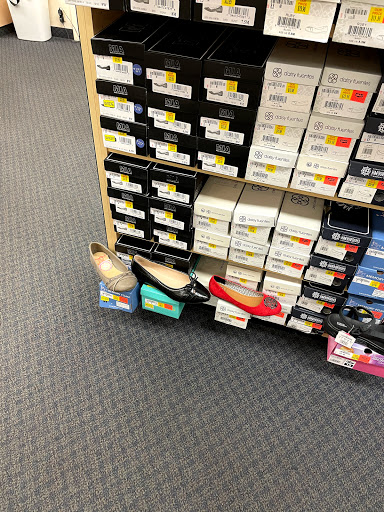 Shoe Store «Shoe Dept.», reviews and photos, 1801 Beltline Rd SW, Decatur, AL 35601, USA