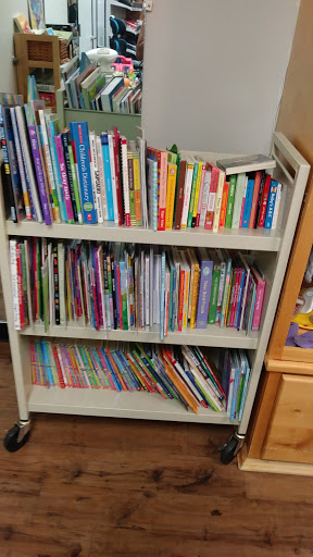 Thrift Store «Assistance League of Phoenix Thrift Boutique», reviews and photos, 7044 N 7th St, Phoenix, AZ 85020, USA