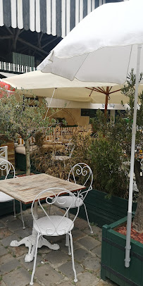 Atmosphère du Restaurant italien Little Italy Restaurant à Versailles - n°7