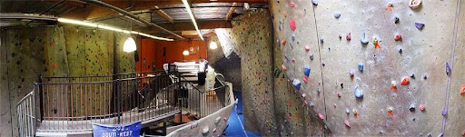Rock Climbing Gym «Hangar 18 Indoor Climbing Gym - South Bay», reviews and photos, 4926 W Rosecrans Ave, Hawthorne, CA 90250, USA