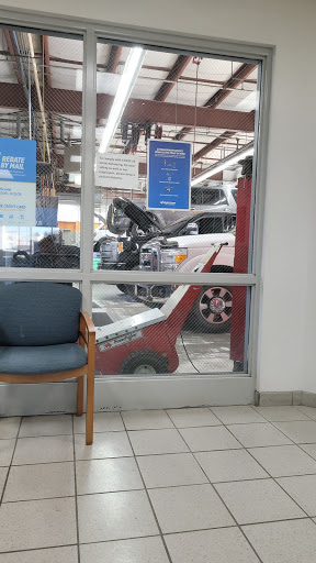 Auto Repair Shop «Quick Lane Tire & Auto Center», reviews and photos, 1136 SW Wanamaker Rd, Topeka, KS 66604, USA