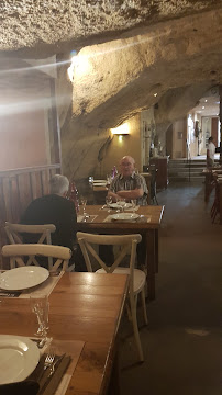 Atmosphère du Restaurant Le Caveau à DOUE LA FONTAINE - n°8