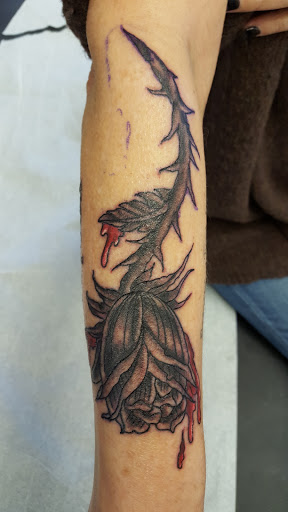 Lady Luck Tattoo, 5310 Highland Rd, Waterford Twp, MI 48327, USA, 