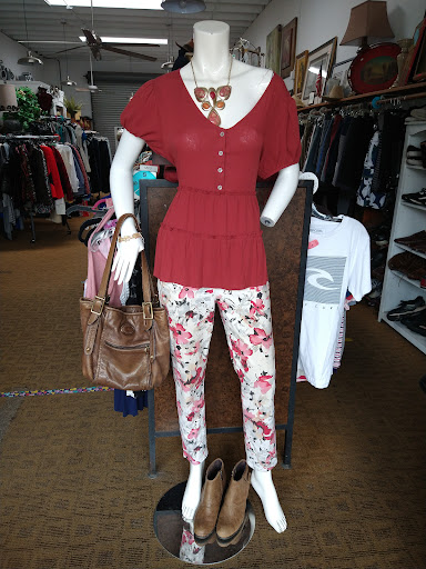 Thrift Store «St James Thrift Shop», reviews and photos, 817 Academy Dr, Solana Beach, CA 92075, USA
