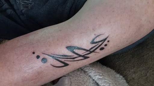 Tattoo Shop «Idle Hands Tattoo & Piercing», reviews and photos, 929 W Douglas Ave, Wichita, KS 67213, USA