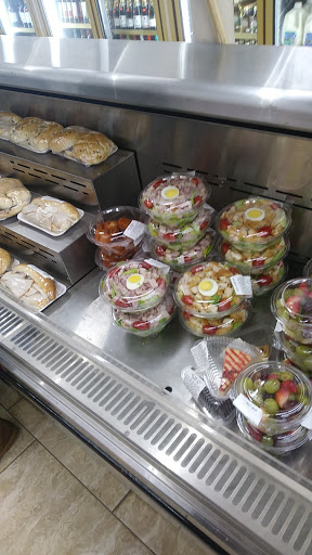 In N Out Liquor, 687 University Dr, Pontiac, MI 48342, USA, 