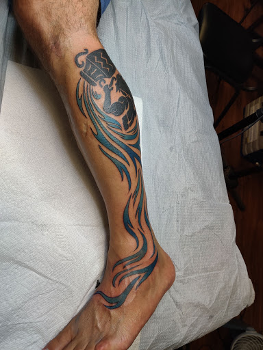 Tattoo Shop «MOM’S TATTOOS», reviews and photos, 1381 Main St, Dunedin, FL 34698, USA