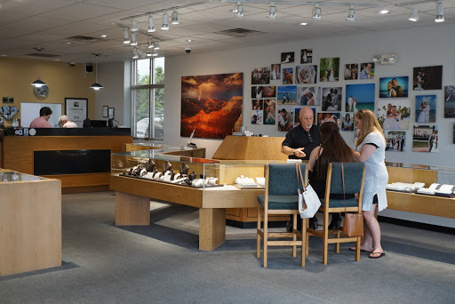 Jewelry Store «Edward Warren Jewelers», reviews and photos, 1610 Cross Creeks Blvd, Pickerington, OH 43147, USA
