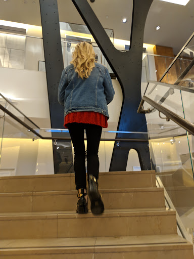 Department Store «Barneys New York, Chicago», reviews and photos, 15 E Oak St, Chicago, IL 60611, USA