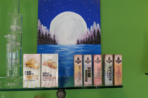 Tobacco Shop «Green Daze Glass & Smoke Shop», reviews and photos, 10323 SE Mill Plain Blvd, Vancouver, WA 98664, USA