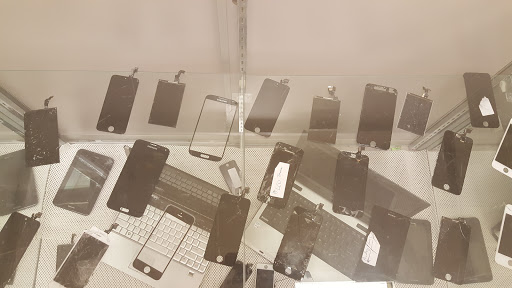 Cell Phone Store «Hi-Tech Repair Services», reviews and photos, 6170 W Grand Ave #163, Gurnee, IL 60031, USA