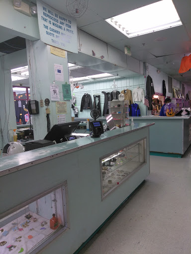 Thrift Store «Indian Head Highway Thrift», reviews and photos, 4800 Indian Head Hwy, Oxon Hill, MD 20745, USA