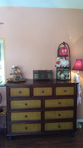 Thrift Store «Out of the Closet Thrift Store», reviews and photos, 2097 Wilton Dr, Wilton Manors, FL 33305, USA