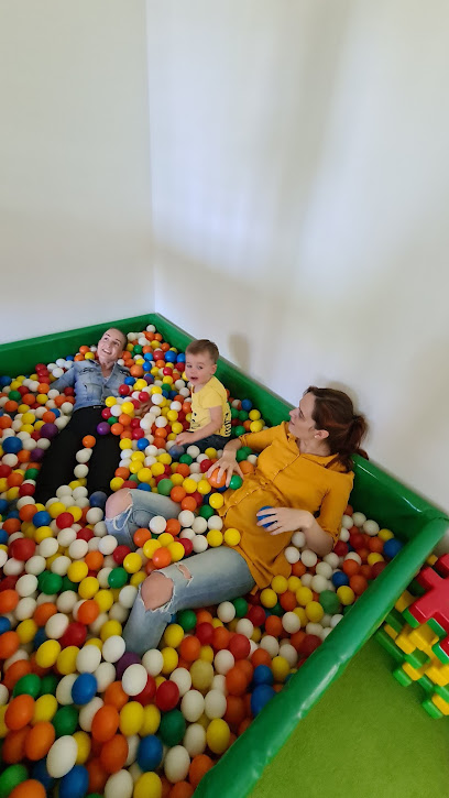 Vaikų žaidimų centras 'Kūlverstukų šalis'