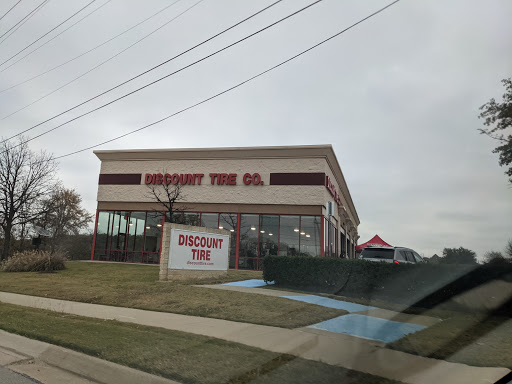Tire Shop «Discount Tire Store - N Richland Hills, TX», reviews and photos, 8632 Davis Blvd, North Richland Hills, TX 76182, USA
