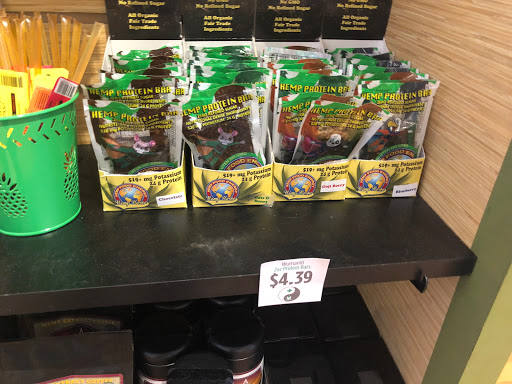 Pet Supply Store «Brookside Barkery & Bath», reviews and photos, 118 W 63rd St, Kansas City, MO 64113, USA