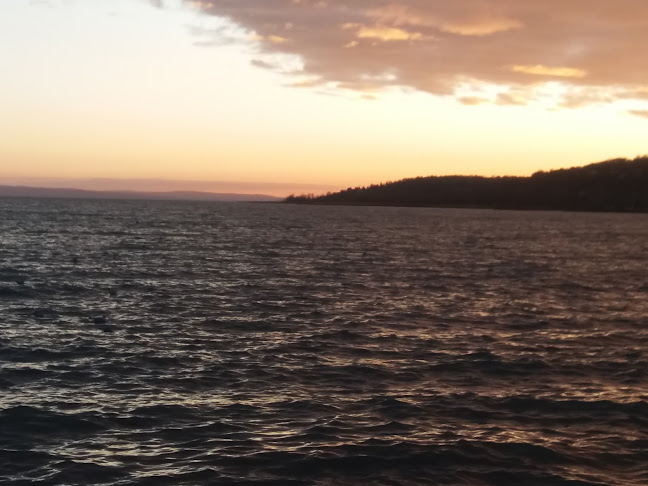 Balatonalmádi. Parkoló, közelben strandok. - Balatonalmádi