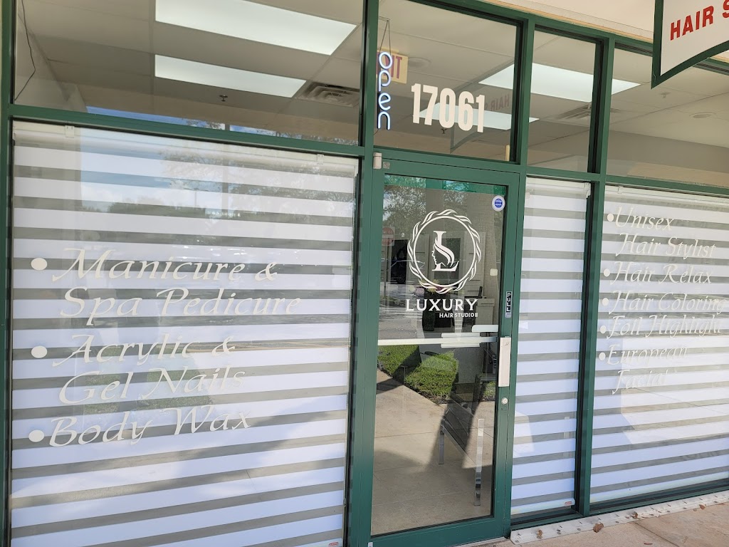 LUXURY HAIR STUDIO ll 33027
