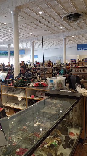 Thrift Store «Goodwill Denver - Broadway», reviews and photos, 21 S Broadway, Denver, CO 80209, USA