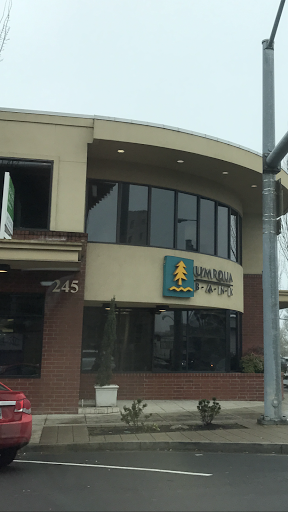 Umpqua Bank in Salem, Oregon