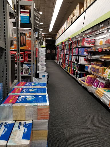 Office Supply Store «Staples», reviews and photos, 4940 O St, Lincoln, NE 68510, USA