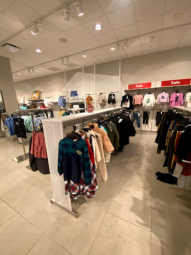 Outlet Mall «The Outlet Shops of Grand River», reviews and photos, 6200 Grand River Pkwy, Leeds, AL 35094, USA