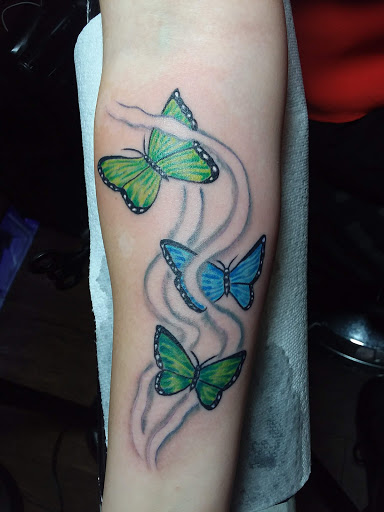 Explore broken heart tattoo ideas for guys, creative tattoo ideas in Chattanooga, available at Inked Expressions North Tattoos