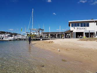 Plonk Beach Cafe