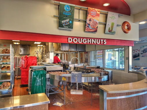 Donut Shop «Krispy Kreme», reviews and photos, 2401 Battleground Ave, Greensboro, NC 27408, USA