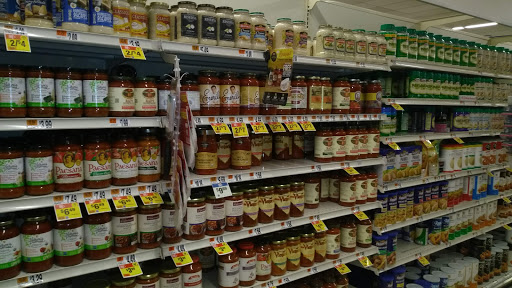 Shopping Mall «New Horizons Shopping Mall», reviews and photos, 961 E 174th St, Bronx, NY 10460, USA