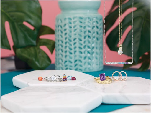 Wholesale Jeweler «Medallion Jewelers», reviews and photos, 308 SW Alder St, Portland, OR 97204, USA