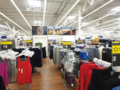 Department Store «Walmart Supercenter», reviews and photos, 235 E Dorset Dr, Dixon, CA 95620, USA