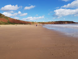 Photo de Sandy Bay beach avec rivage droit, long
