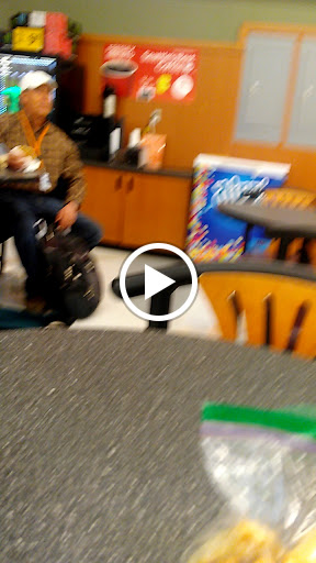 Grocery Store «Safeway», reviews and photos, 2525 SE Tualatin Valley Hwy, Hillsboro, OR 97123, USA