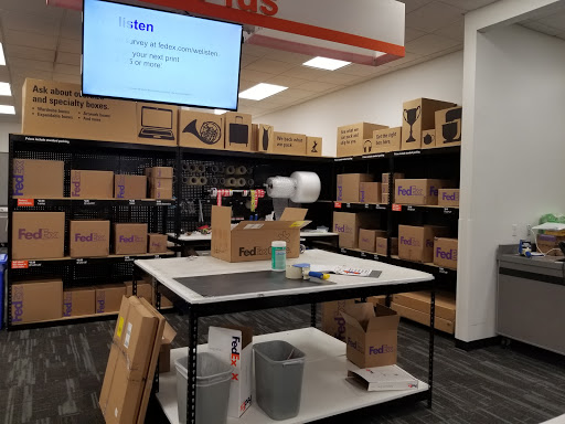 Print Shop «FedEx Office Print & Ship Center», reviews and photos, 4717 Sharon Rd #1a, Charlotte, NC 28210, USA