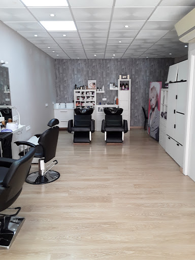 Perruqueria ALEXANDRA (RODA DE BERÀ) WHATSAPP 646 799 459 Horario mes agosto martes a sábado de 9 a 15 en Roda de Berà, Tarragona