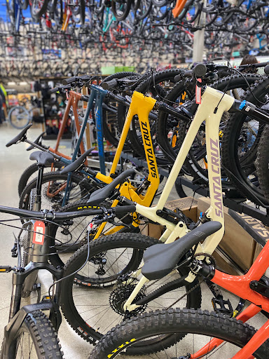 Bicycle Store «Bicycle Centres of Everett», reviews and photos, 4707 Evergreen Way, Everett, WA 98203, USA