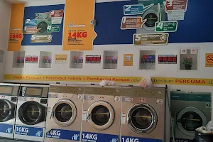 Laundrybar Self Service Laundry Taman Bukit Kepayang image