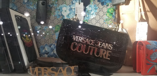 Department Store «Saks OFF 5TH», reviews and photos, 1650 Premium Outlet Blvd #1600, Aurora, IL 60502, USA