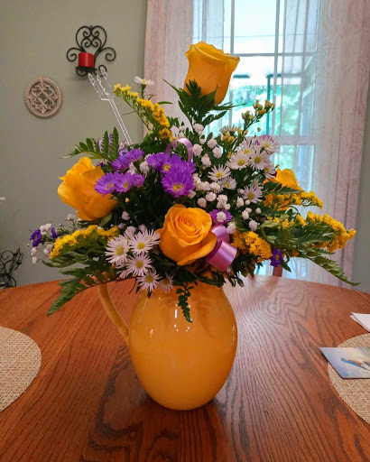 Florist «Jackson Flower Shop», reviews and photos, 113 E 2nd St, Jackson, GA 30233, USA