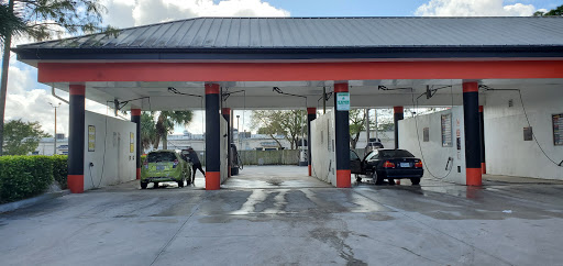 Somerset Suds Self Car Wash en Royal Palm Beach