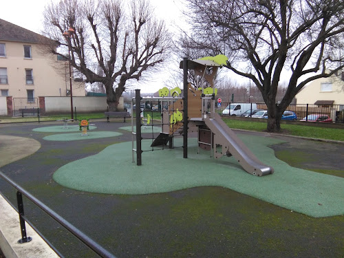 Espace de jeux pour enfants à Bonneuil-en-France
