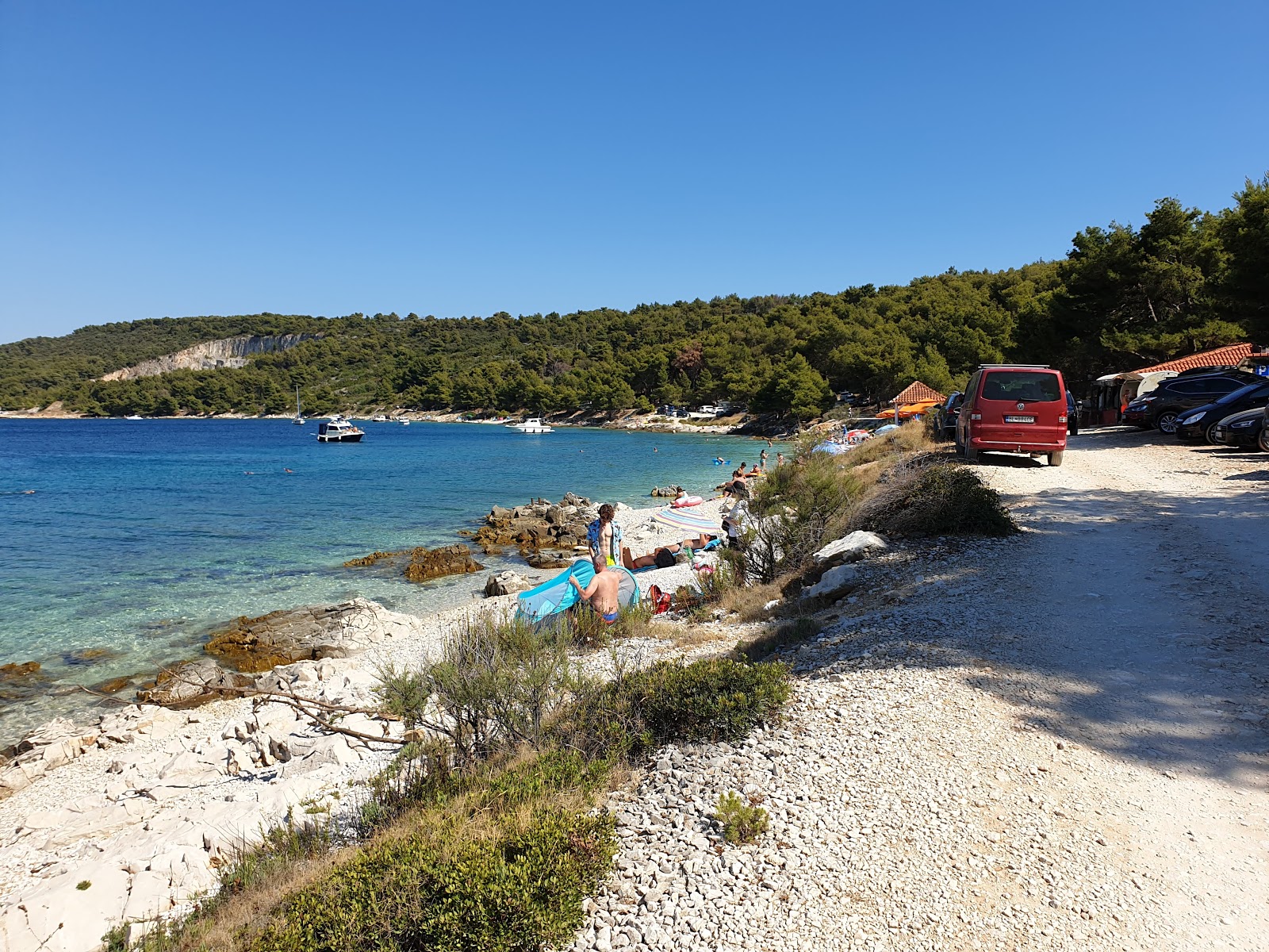 Plaza Kava Slatine'in fotoğrafı - tatil için iyi evcil hayvan dostu nokta