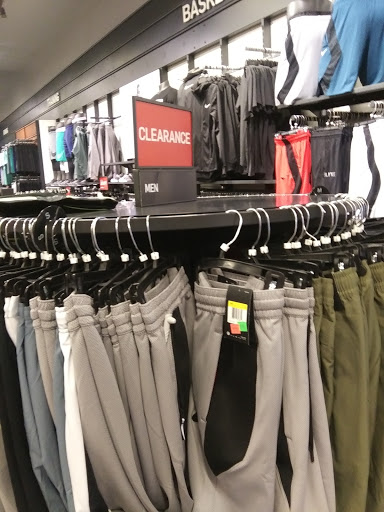 Clothing Store «Nike Factory Store», reviews and photos, 1101 Outlet Collection Way, Auburn, WA 98001, USA