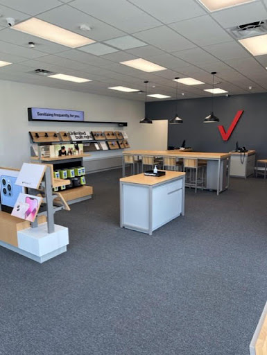 Cell Phone Store «GoWireless Verizon Authorized Retailer», reviews and photos, 9457 S Suncoast Blvd, Homosassa, FL 34446, USA