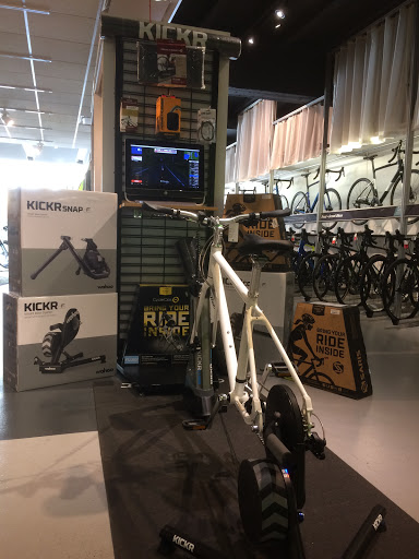 Bicycle Store «roll: Bike Shop on Main Street - Columbus», reviews and photos, 2468 E Main St, Bexley, OH 43209, USA