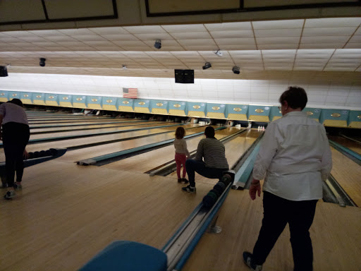 Bowling Alley «Lucky Strike Lanes Inc», reviews and photos, 185 Stafford Rd, Mansfield Center, CT 06250, USA