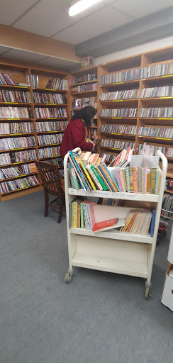 Book Store «Half Price Books», reviews and photos, 2041 Ford Pkwy, St Paul, MN 55116, USA