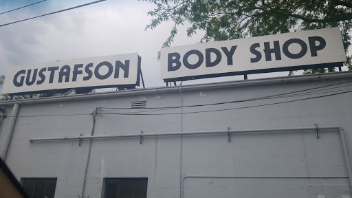 Auto Body Shop «Gustafson Body Shop», reviews and photos, 23 W Maple Ave, Mundelein, IL 60060, USA